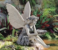 Design Toscano - The Sunflower Fairy Statue