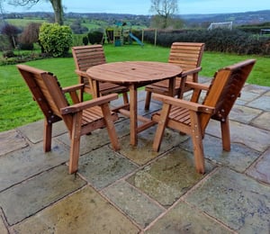 Churnet Valley Round Table 4 Seater Set