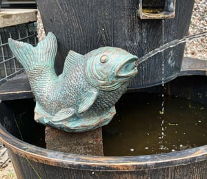 Design Toscano Japanese Koi Pond Spitter Statue