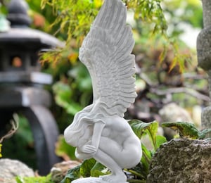 Design Toscano Remembrance and Redemption Angel Sculpture Medium