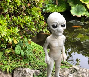 Design Toscano Small Out-Of-This-World Alien Statue
