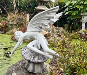 Design Toscano The Daydream Fairy Garden Statue