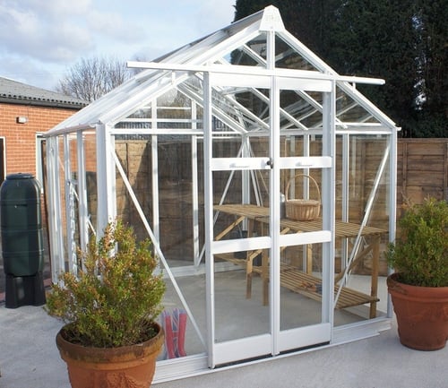 5 Sturdy Greenhouses With The Best Wind Resistance